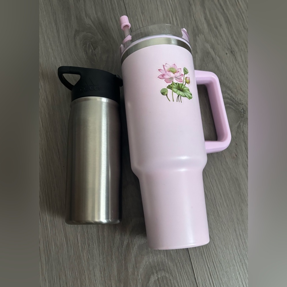 Water bottles - Picture 2 of 3